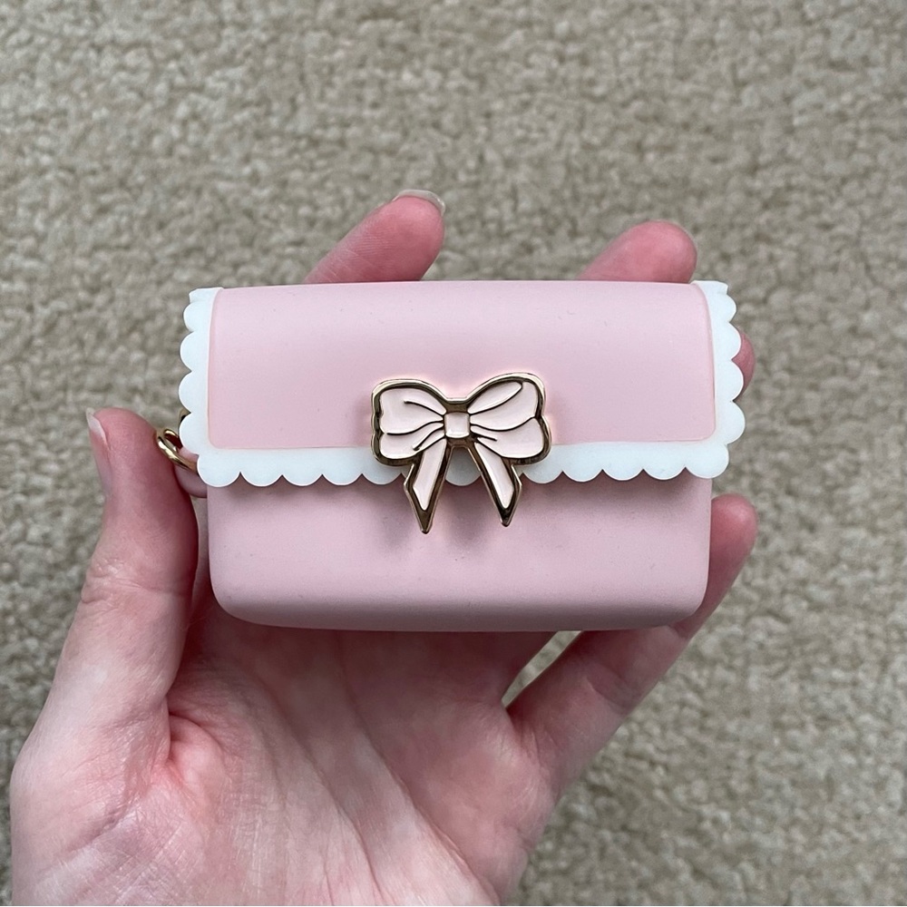 Bath & Body Works Pink Scallop Bow Snap Case PocketBac Holder - Picture 5 of 16